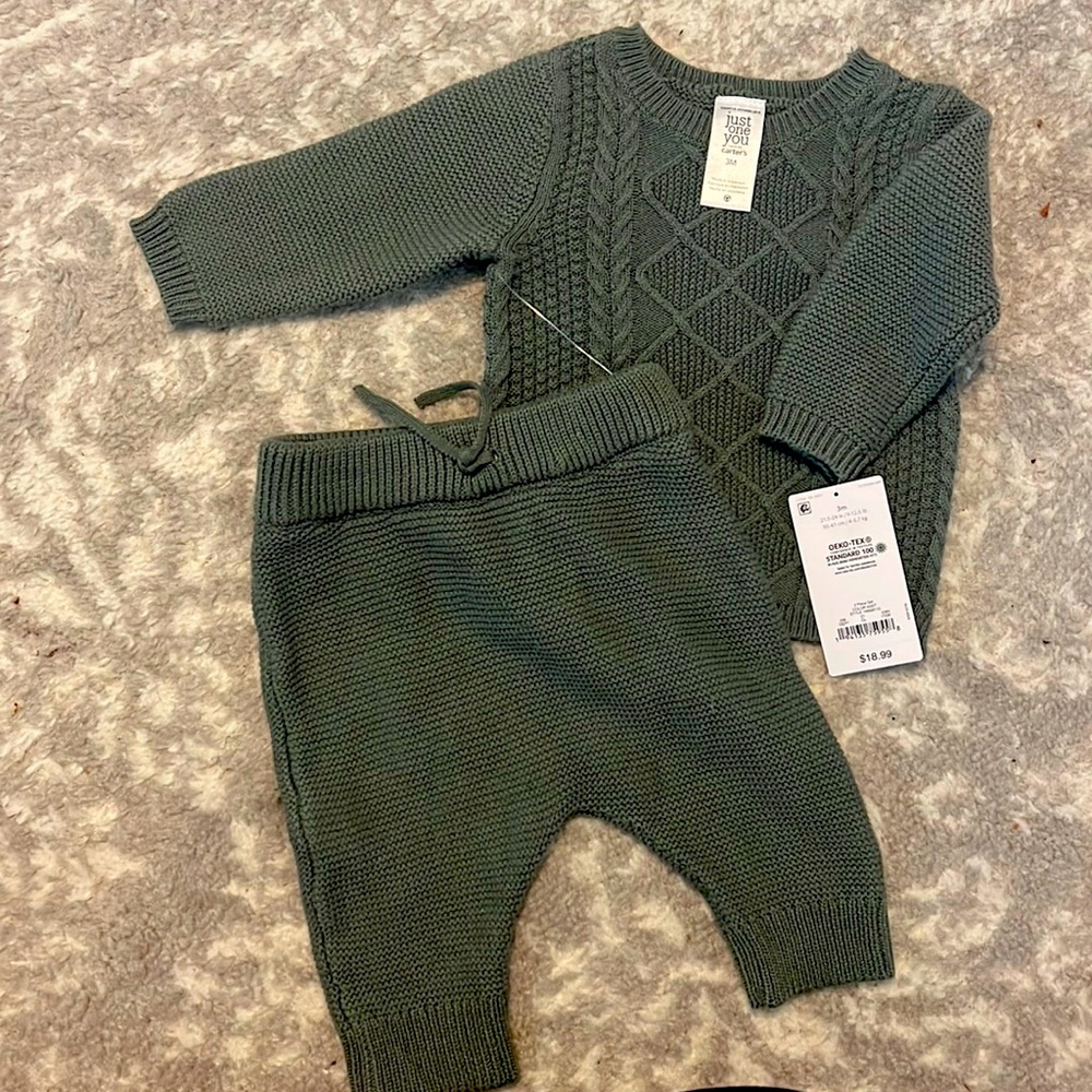 Carters Set